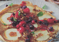 apfelpfannkuchen_mit_beerenkompott.jpg
