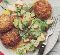 kartoffelsalat_mit_frikadellen.jpg