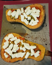 gefüllter_ofenkürbis_mit_gemüse_und_feta.jpg