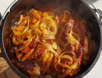 zwiebelschichtfleisch_aus_dem_dutch_oven_3.jpg